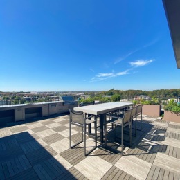 Check out our fourth floor Sky Deck for the perfect spot for your morning coffee or cocktails with friends! 
Swipe over to see the full view.  It’s amazing up there🤩 Instagram post from @thesawyerprovidencefarm on October 18, 2021 12:33:08pm